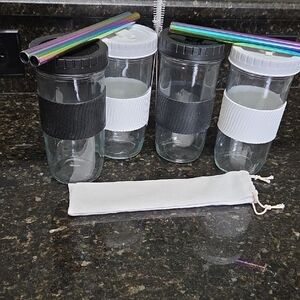 New Four Pack 24oz Reusable Boba Cups with Lids and Straws